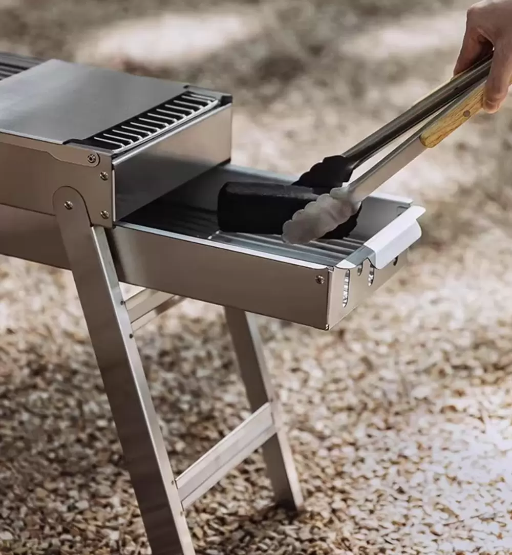 Stufa per barbecue a carbone pieghevole minimalista