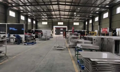 Griglie a carbone pieghevoli con telaio minimalista