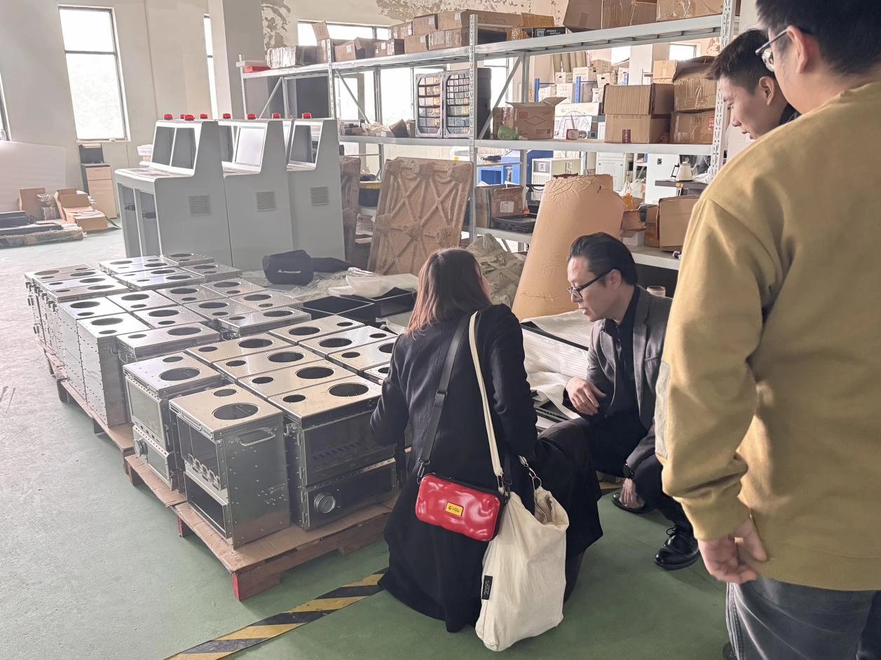 La delegazione del marchio canadese per l'outdoor visita Tuoshenghe La delegazione del marchio canadese per l'outdoor visita Tuoshenghe