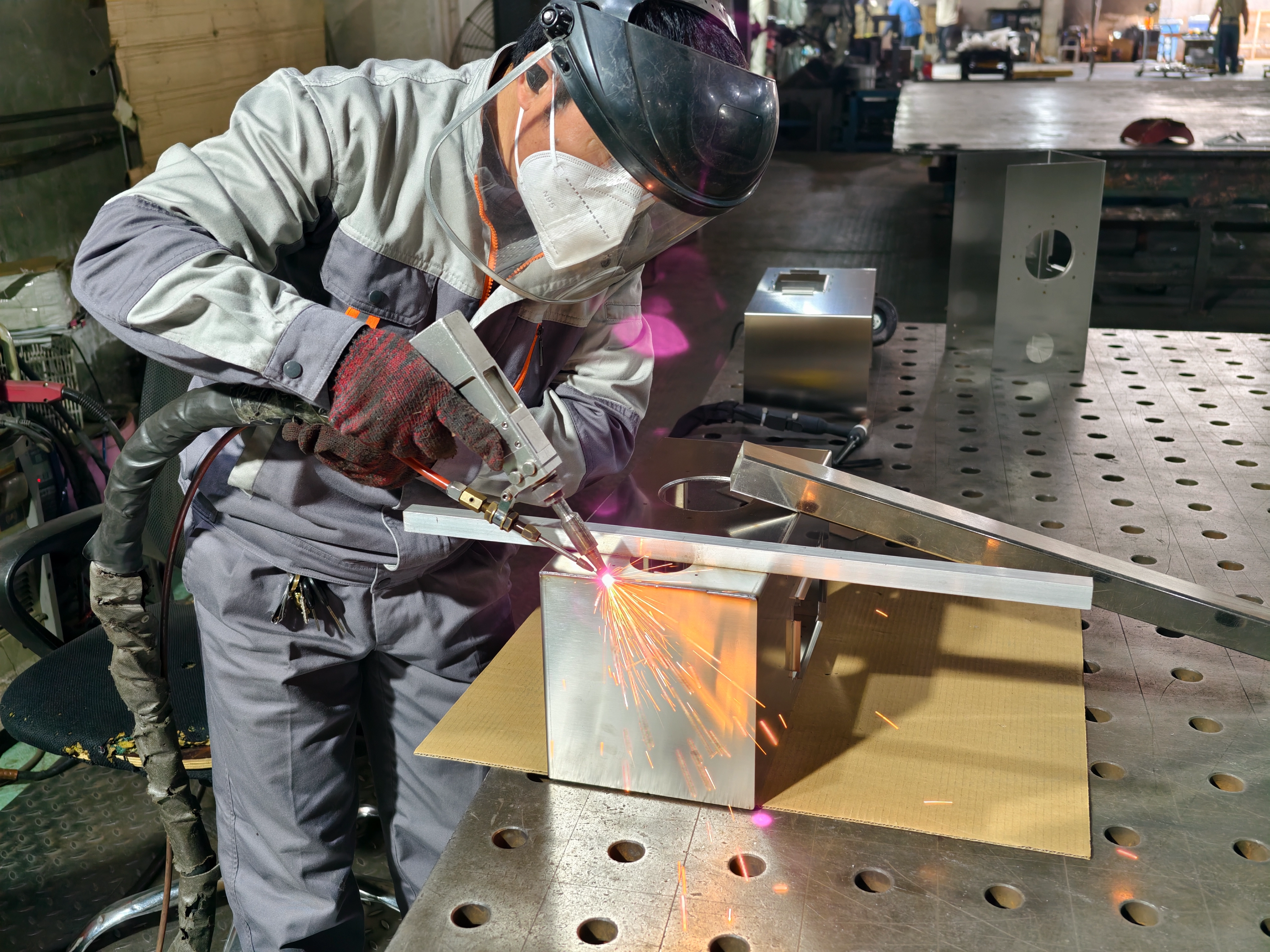 INBESTCAMP personalizza un lotto di stufe da tenda in acciaio inossidabile 304 per un cliente iracheno INBESTCAMP personalizza un lotto di stufe da tenda in acciaio inossidabile 304 per un cliente iracheno